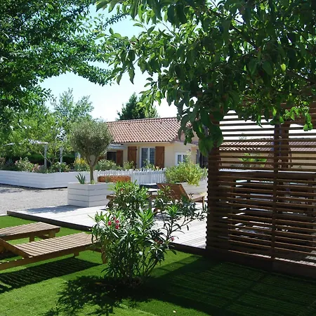 Lana 3 Etoiles Jardin Montjean (Charente)