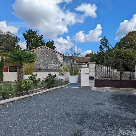 Lana 3 Etoiles Jardin Tatil Evi Montjean (Charente)