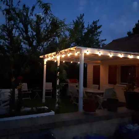 Lana 3 Etoiles Jardin Prázdninový dům Montjean (Charente)